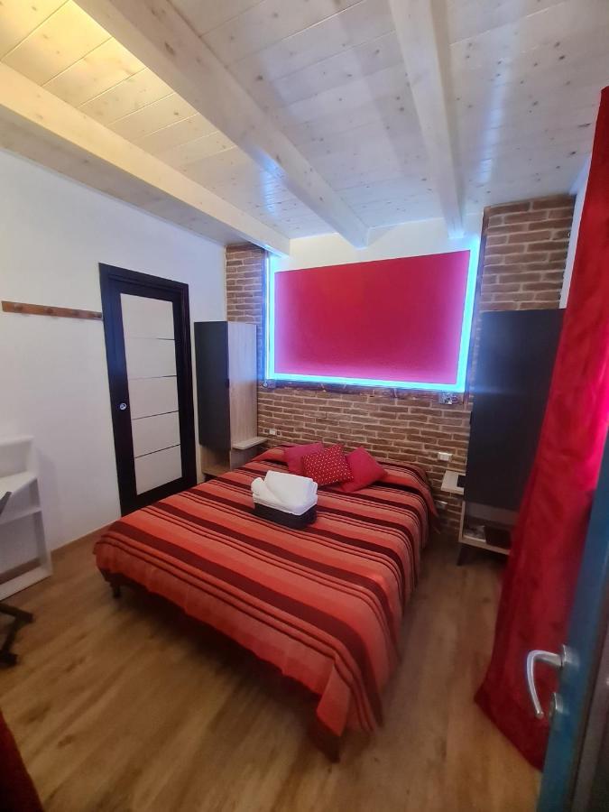Portopollo Surfhouse Barrabisa Eksteriør billede