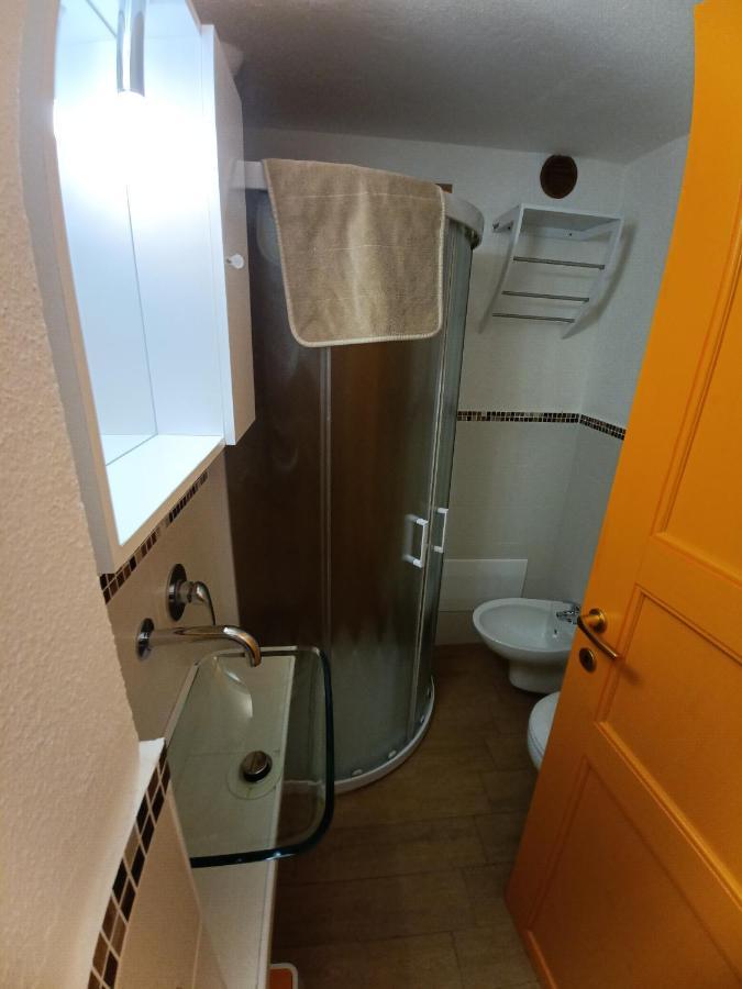 Portopollo Surfhouse Barrabisa Eksteriør billede